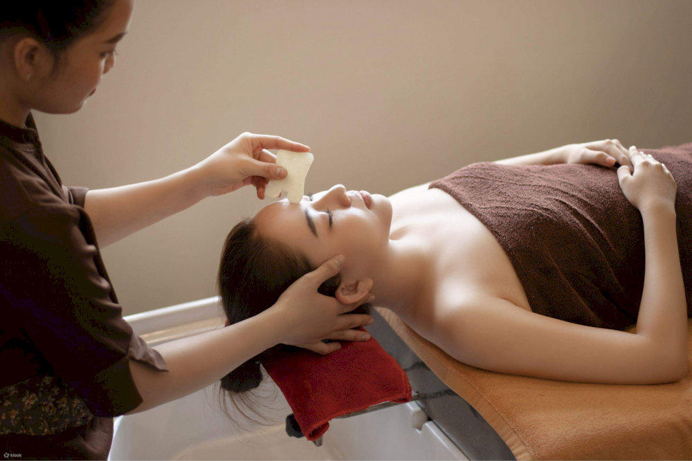 在 Bui Vien 步行街享受一次舒適的按摩，放鬆身心